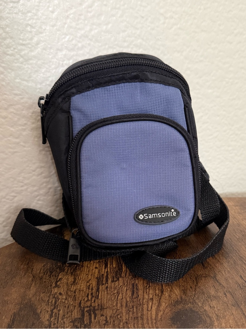 Samsonite Small Messenger Crossbody Bag in Blue and Black
